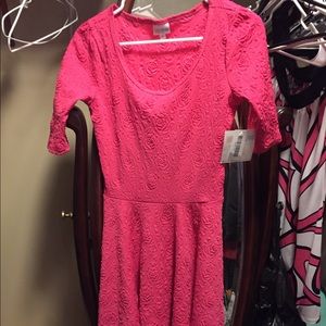 Hot pink Lularoe Nicole with textured roses NWT